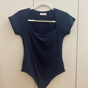 Aritzia babaton contour square neck navy bodysuit